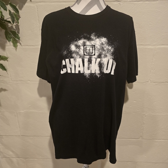 5.11 Tactical T-Shirt Men's XL Black Chalk Up Logo Short Sleeve Crew Neck. - Picture 1 of 7